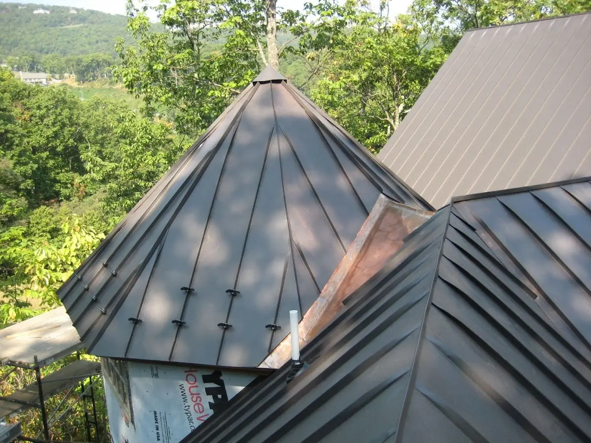 Professional Shingle Replacement & Repair by Craftsman Roofing in Russia